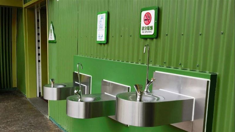 上海迪士尼直飲台淪「洗屁區」:不敢喝了