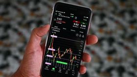 00980A野村臺灣智慧優選主動式ETF將迎來首次配息，投資人只要在11月17日前申購，即可參與12月12日配息發放。野村投信表示，在AI成長題材與資金行情支撐下，台股多頭趨勢不變，主動式ETF可靈活掌握機會、分散風險，建議投資人審慎評估風險後適度布局。（示意圖／PIXABAY）