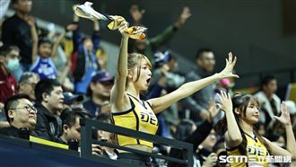 獨／桃子應援籃球不矜持　她說自己壞掉了