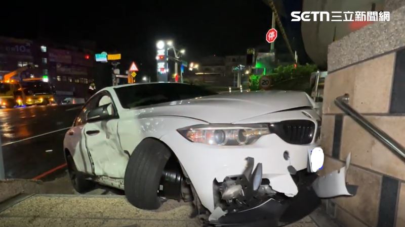 BMW女闖禍！女騎士等紅燈遭撞噴OHCA命危