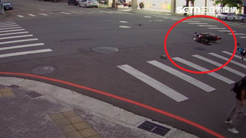 新／女騎士上班車禍命危！尪：她沒騎快車