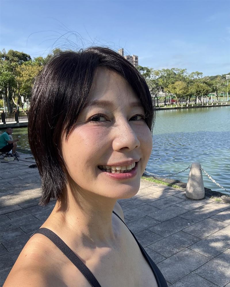 面對原生家庭留下的恐懼，丁寧坦言是在39歲懷孕時才真正體會「轉念」的力量。（圖／翻攝自丁寧臉書）