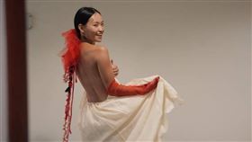 LÜCY獲獎登台卻自爆扯壞禮服。（圖／翻攝自LÜCY IG）