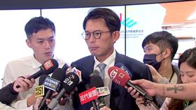 黃國昌上午出席「聯合政府的理論與實驗」論壇前受訪（圖／翻攝畫面）