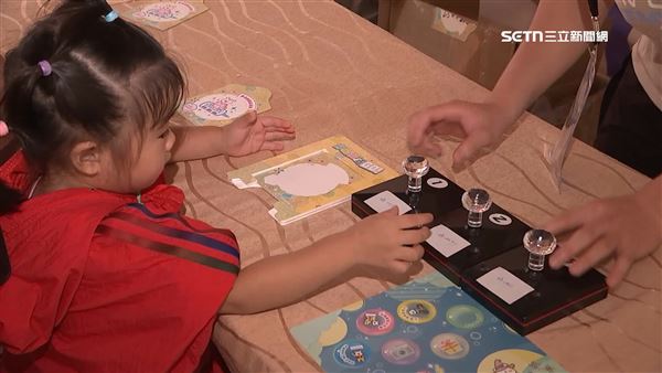 不少家長帶小朋友來參加