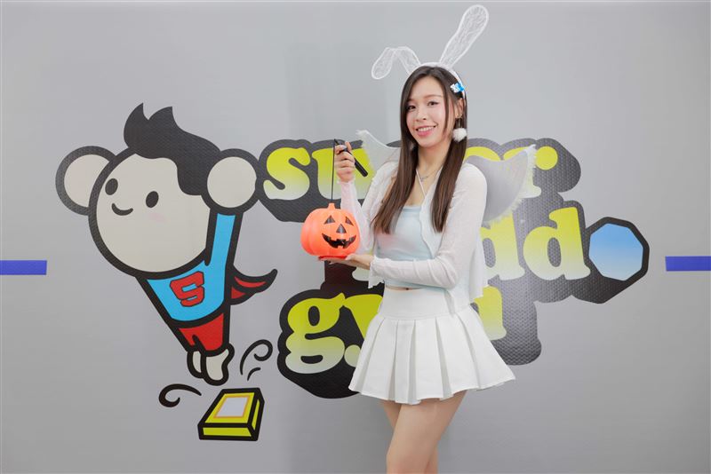 陳怡樺變身兔子仙子。 (圖/小超人綜合體能俱樂部提供)