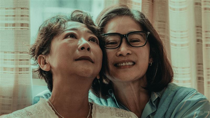 艾怡良成最美媽媽桑　金鐘影后共譜女女戀