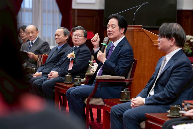 賴清德總統接見「第35屆醫療奉獻獎得獎人」。（圖／總統府）