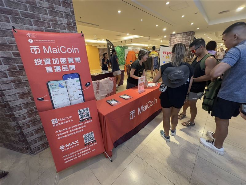 2025 MaiCoin IRONMAN 70.3 Kenting在墾丁熱烈登場，來自49國、逾1500位選手齊聚挑戰極限。富邦金控與MaiCoin集團持續贊助，讓金融與科技圈的選手也能跑進賽道，用汗水替工作充電。（圖／記者師瑞德攝影）