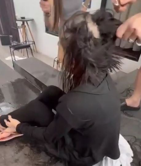 羅女疑似欠債遭張男囚禁在摩鐵內。（圖／翻攝畫面）