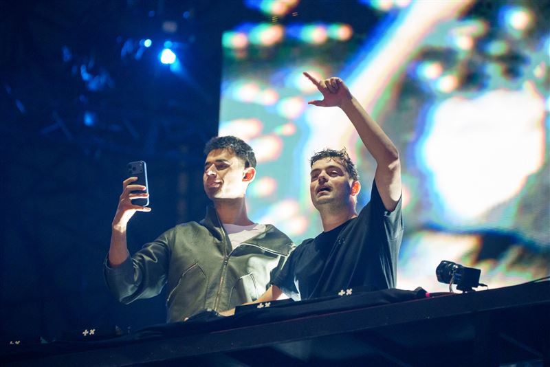 Martin Garrix、Afrojack在Ultra Taiwan夢幻合體演出，驚喜重現十年前（2015年）合作的經典作品〈Turn Up The Speakers〉。（圖／Ultra Taiwan提供）