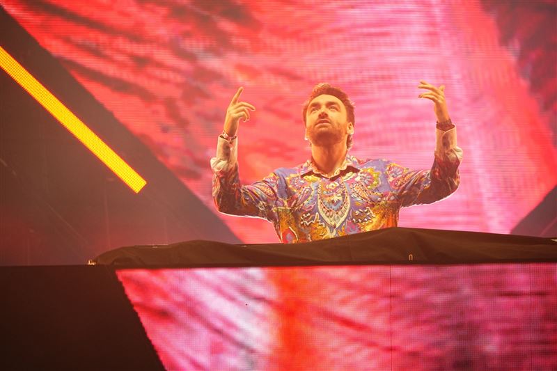 Oliver Heldens今年在Ultra Taiwan以兩種不同身分「Oliver Heldens」、別名「Hi-LO」在主舞台、反派舞台RESISTANCE展現兩種不同曲風的演出，展現截然不同的音樂能量。（圖／Ultra Taiwan提供）