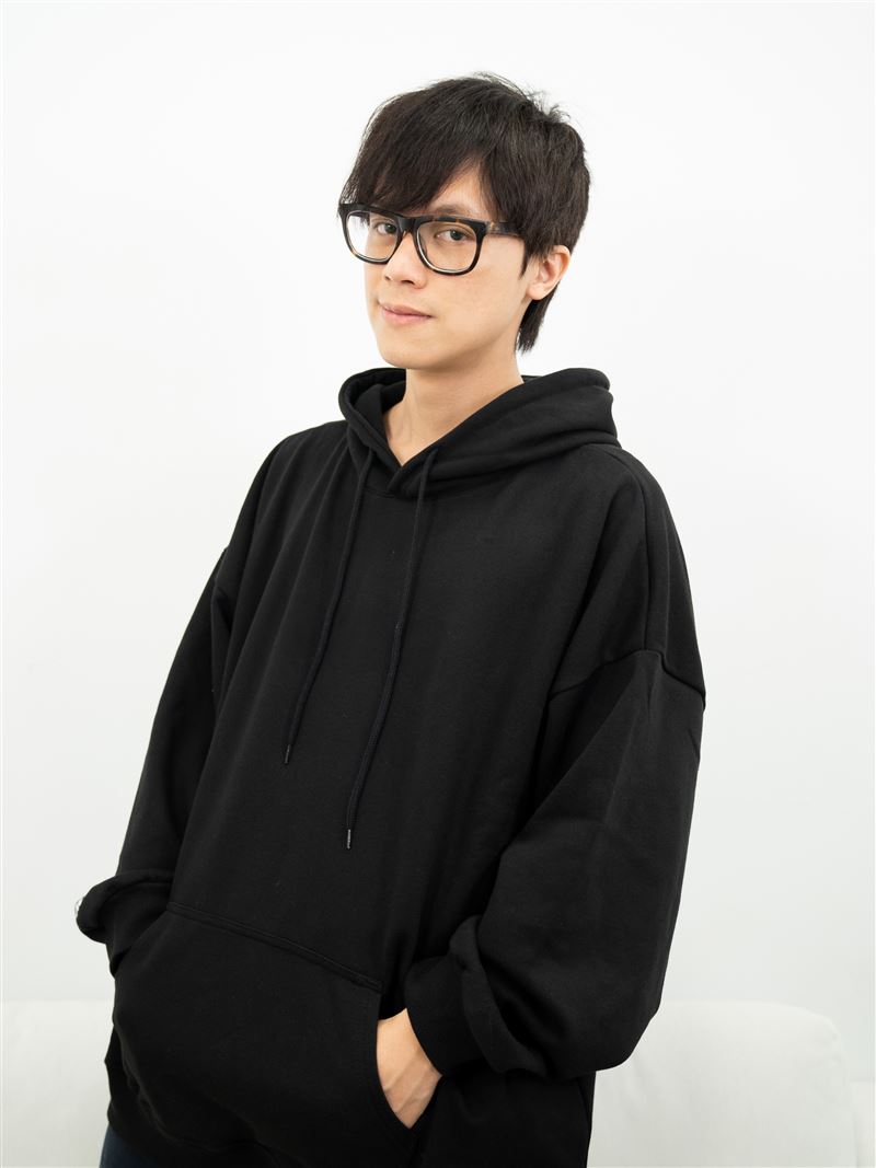 HowHow被封「業配之王」靠1招海撈，曝想與老婆鄧福如有「新計劃」