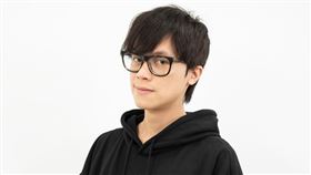 HowHow被封「業配之王」靠1招海撈，曝想與老婆鄧福如有「新計劃」。