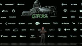 新聞幕後／GTC華盛頓有彩蛋！黃仁勳化身93號總教練　27秒超級盃公仔秀輝達 鴻海 運動員公仔 劉揚偉 YOUNG LIU Patrick Moorhead（圖／翻攝自YT @NVIDIA）