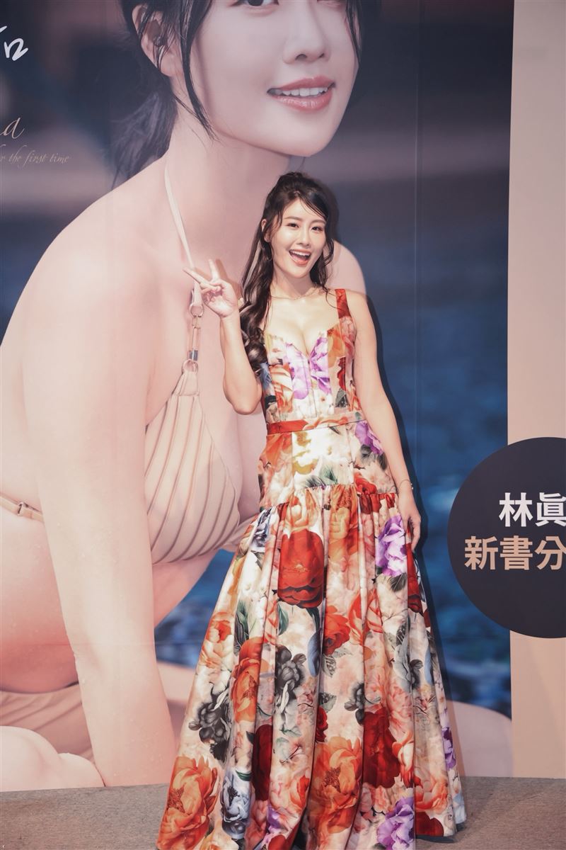 林真亦推出全新寫真書《亦如初見：YUNA林真亦寫真》。（圖／攝影龐文宏提供）