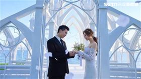 一代玉女歌手胡藝芬的愛子音樂人Jack正式升格人夫！他與愛情長跑六年的女友甜蜜宣布結婚。（圖/Jack提供）