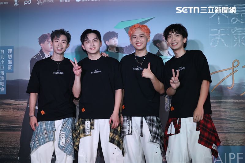 理想混蛋進軍台北小巨蛋開唱。（圖／記者鄭孟晃攝影）