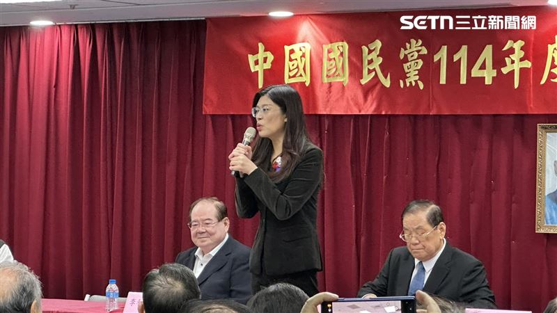 鄭麗文表示，台北市議長戴錫欽願意繼續接認台北市黨部主委。（圖／記者詹宜庭攝影）