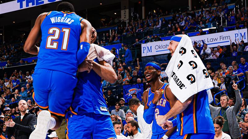 雷霆一哥亞歷山大（右二）此役僅上陣3節就轟下30分7助攻，生涯連續79場比賽單場至少20分，並列NBA史上第三。（圖／翻攝自X平台 @okcthunder）