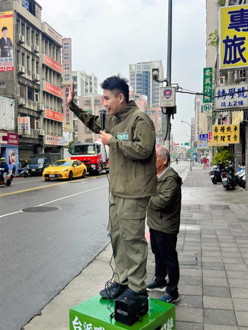 「台派戰鬥雞」張銘祐今在臉書上宣布，將投入台北市中正萬華區民進黨市議員初選。（圖／翻攝自張銘祐臉書）