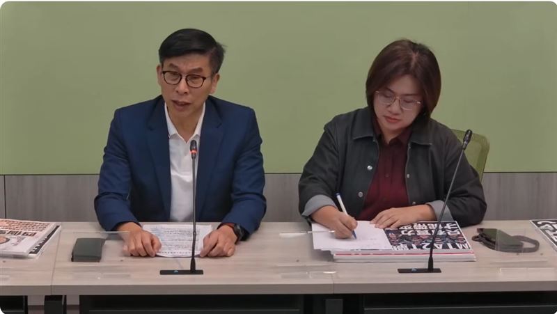 民進黨立法院黨團今（3）日召開「萬聖節早已結束 盧媽媽鬼故事不斷」記者會。（圖／翻攝畫面）