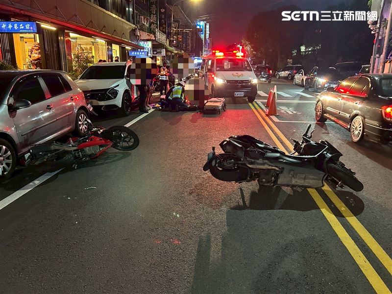 婦人傷勢嚴重當場失去生命跡象，經送醫搶救不治。（圖／翻攝畫面）