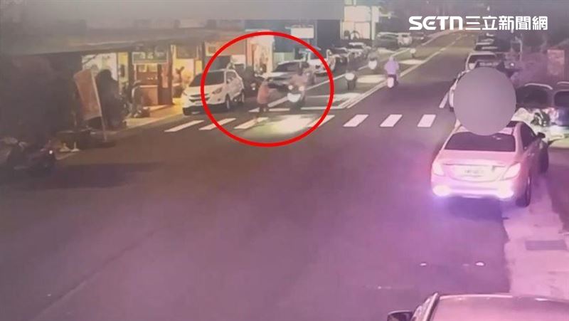 為撿流浪貓！婦闖紅燈被撞死…認養文曝光