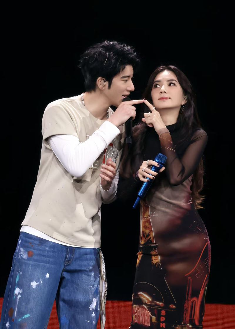 王力宏合體Ella飆唱〈Super Star〉，MV一度因版權問題下架，如今已順利解決。（圖／西東音樂提供）