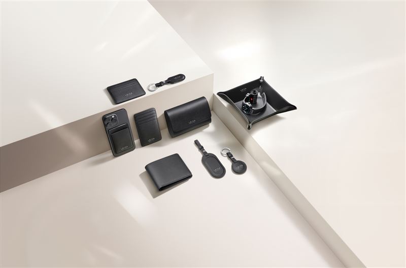 徠卡小型皮具系列的每個配件均採用高品質材料打造而成。(圖/品牌業者提供)