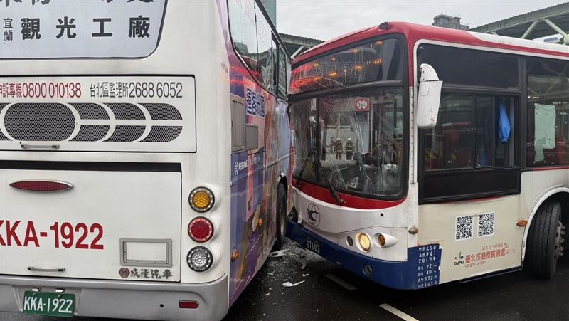 新／公車、客運事故　女乘客頭部受創送醫