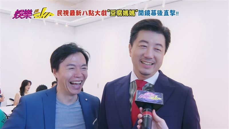 吳皓昇（右）、吳鈴山（左）久別重逢，舊戰友再聚首。（圖／民視提供）