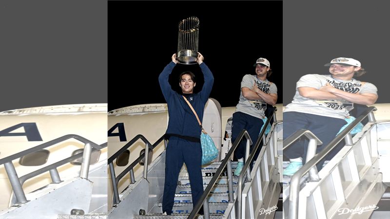 洛杉磯道奇隊強投山本由伸開心高舉世界大賽冠軍金盃凱旋回到洛杉磯。（圖／翻攝自道奇隊官方X）