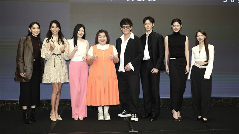 三立電視舉辦「2025內容創新發布會」，藝人包括隋棠、陳隨意、美食YouTuber 千千；姚以緹、柯叔元、曹佑寧、任容萱、禾羽；鍾欣凌、黃嘉千、劉香慈等都親臨發表會現場。（圖／記者鄭孟晃攝影）