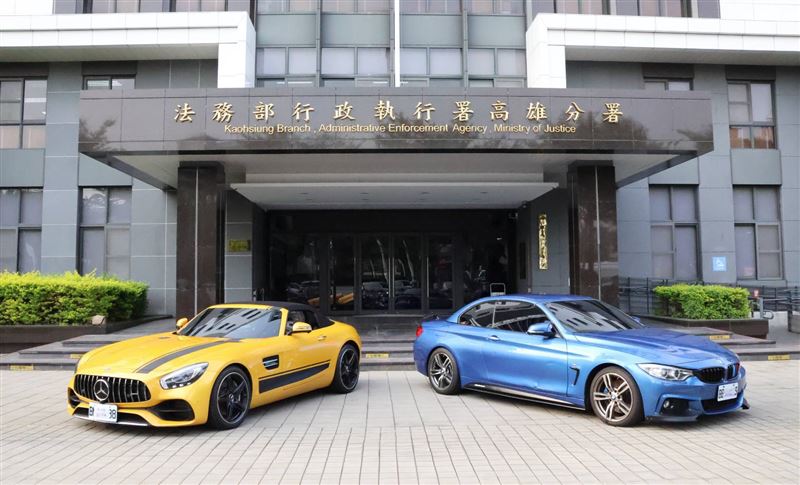 拍賣的名車還有寶馬428i轎跑。（圖／高雄分署提供）