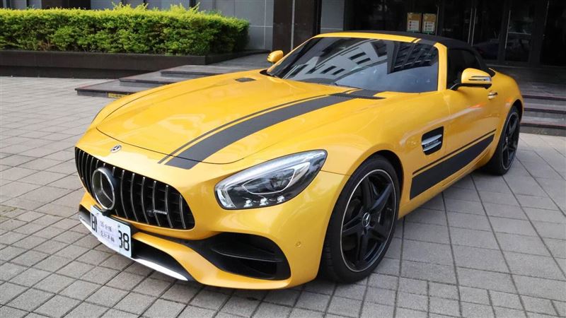 秦姓男子為首的詐騙集團，吸金8億元被檢警查獲，名下的千萬賓士AMG GTR也遭到拍賣。（圖／高雄分署提供）