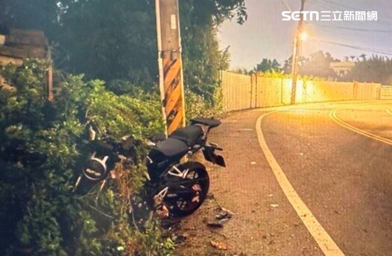 當時林姓重機騎士正與兩名友人，沿八股路往南青路方向行駛。當車隊行經八股路一處彎道時，林男所騎乘的重機突然失控倒地。(圖／翻攝畫面）