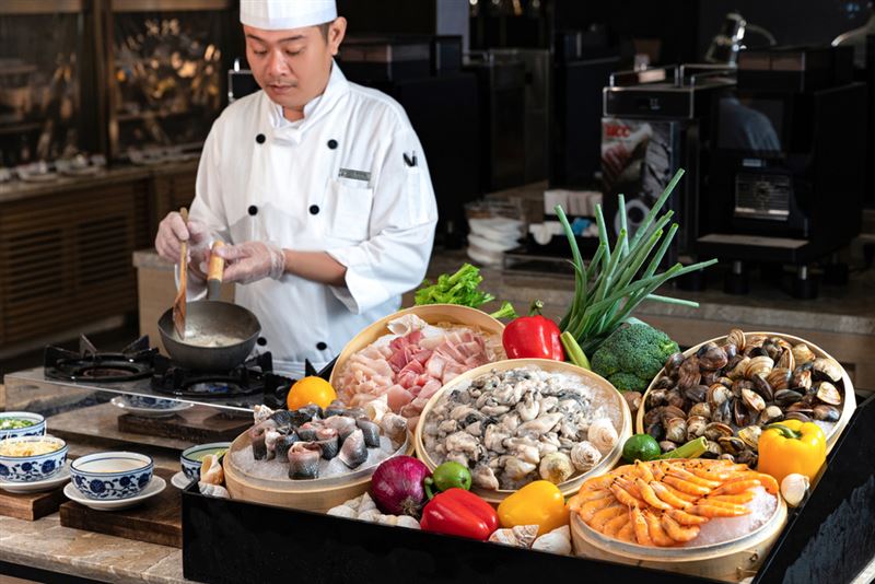 煙波台南館「食東西自助餐廳」「自助晚餐券」6張1組，83折優惠價每組5,214元。（圖／飯店旅宿業者提供）