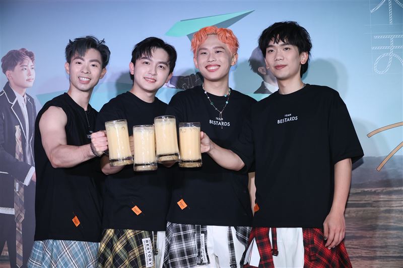 理想混蛋「不是因為天氣晴朗才見面」台北小巨蛋演唱會圓滿落幕。（圖／記者鄭孟晃攝影）