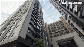 台中冷氣工墜2樓露臺亡!住戶才剛交屋半年（圖／翻攝畫面）