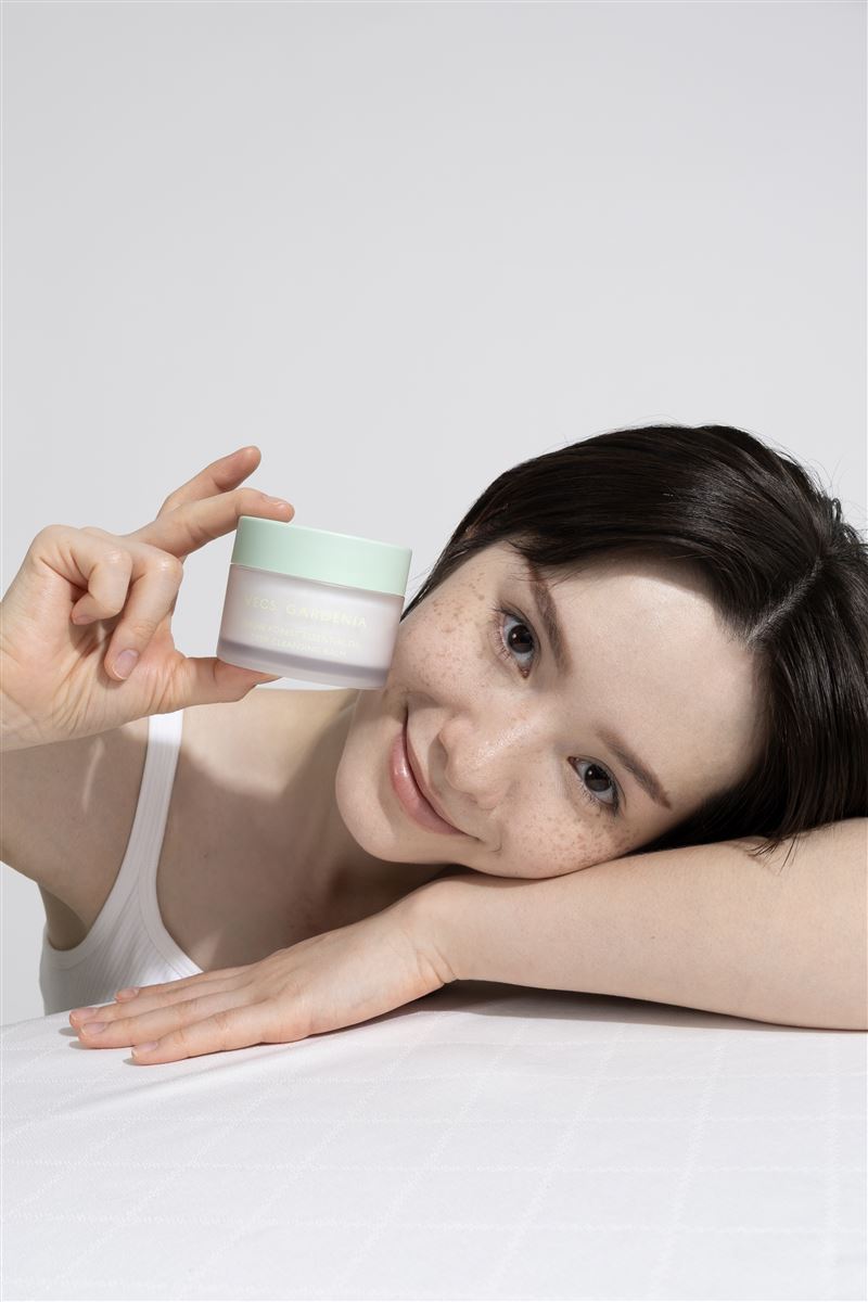 嘉丹妮爾-靜謐森林極淨精油卸妝霜。（圖／品牌業者提供）