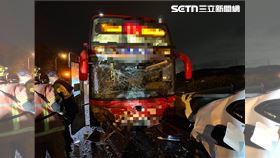 國道8車撞成一團 女駕駛顏面重創OHCA（圖／翻攝畫面）