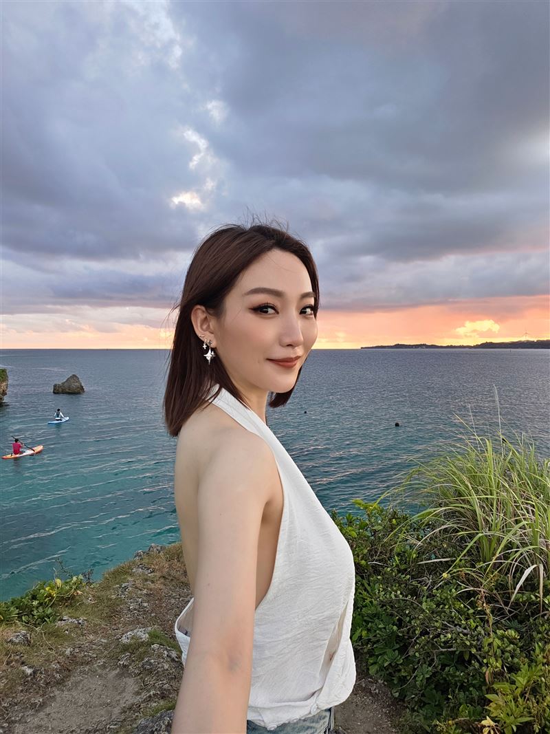 閻奕格撥空赴沖繩旅遊透氣。（圖／格聲娛樂有限公司提供）