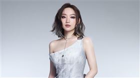 閻奕格〈戒不掉你的愛〉。（圖／格聲娛樂有限公司提供）