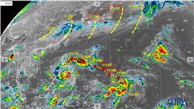 西風短波槽（黃色粗虛線）影響，高壓短暫出現弱點，TD-29可望短暫北偏後再朝台灣東南方海面靠近。（圖／取自「天氣職人-吳聖宇」臉書）