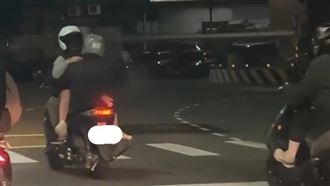 機車便當,騎士,Threads,機車,違規,安全氣囊。（圖／翻攝Threads@petersnewwaccount）