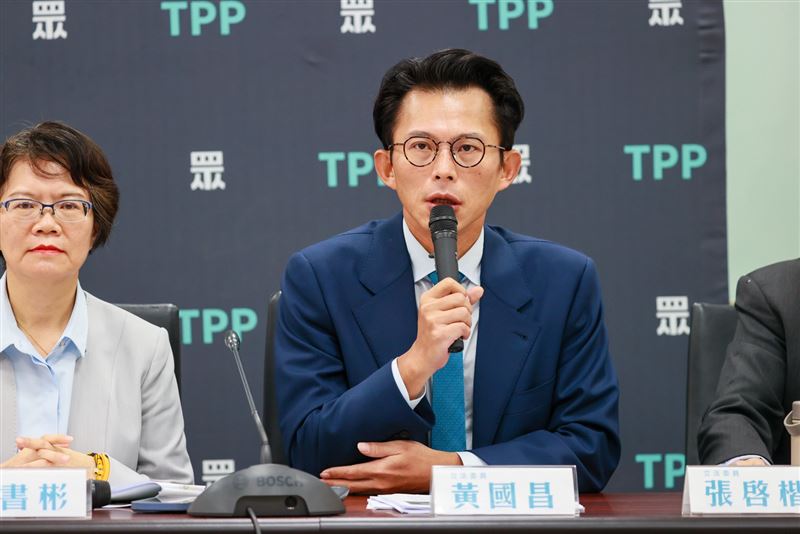 民眾黨主席黃國昌遭爆養狗仔跟監政敵。（圖／民眾黨團提供）