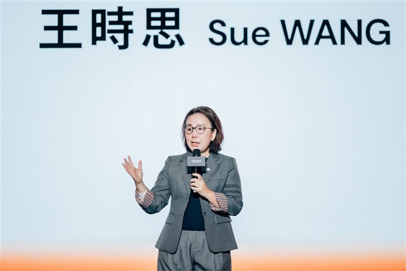 當你追劇流淚或大笑時,有人已悄悄把「一部戲」變成上億元的內容商機!一年一度的 TCCF 創意內容大會正式登場,集結來自全球超過700件企劃案、破千萬提案獎金、百家機構現場搶案,讓臺灣內容產業躍升為亞洲新創金庫。這不只是影視展,更是賺錢夢的起點。(圖/文策會提供)