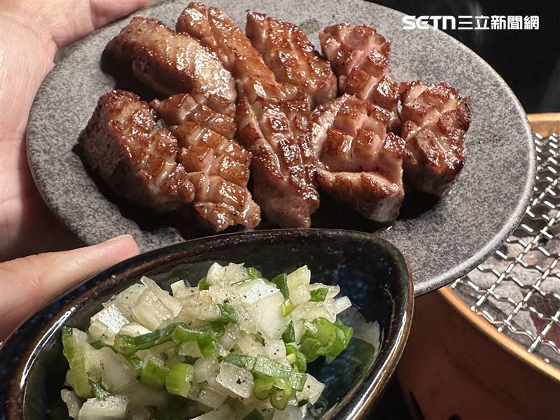台中起家的「六本木燒肉」旗插竹北一級戰區，推出一人3980元的粉絲見面會。（圖／記者羅欣怡攝影）