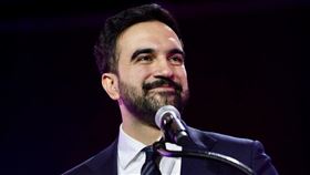 34歲的曼達尼，出生於烏干達，若成功勝選將成為紐約市史上首位穆斯林市長。（圖／翻攝自X平台 @ZohranKMamdani）